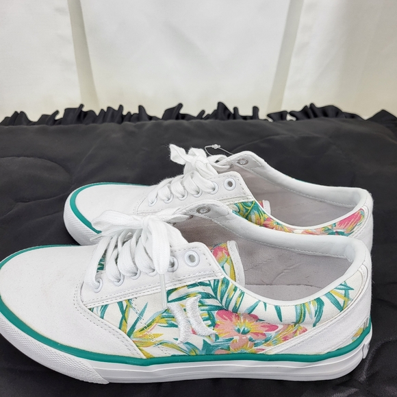 Hurley Shoes - Hurley Kayo lace tropical floral print sneakers, shoes size 8